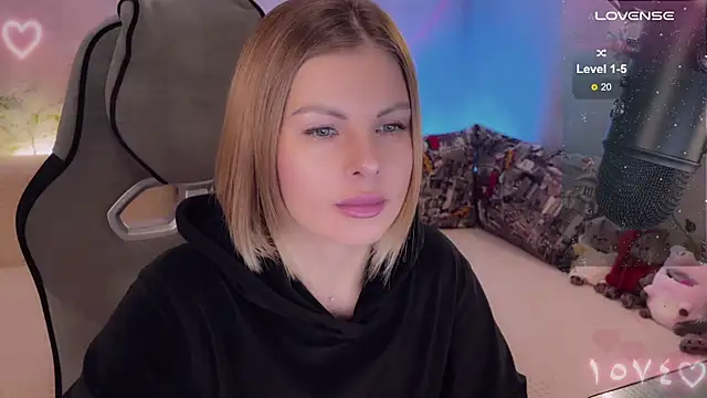 Snapshot of Your_Sweet_Lilu chatting on 12.05.24 Your Sweet Lilu online show from 12.05.24