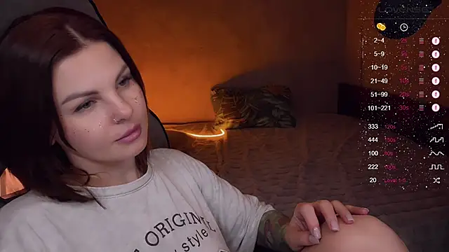 Snapshot of Your_Sweet_Lilu chatting on 11.12.25 Your Sweet Lilu online show from 11.12.25