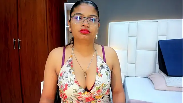 Snapshot of yeral2017 chatting on 11.26.25 yeral2017 online show from 11.26.25