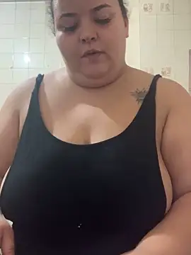 Snapshot of valentinny chatting on 03.17.25 valentinny online show from 03.17.25