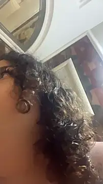 Snapshot of valentinny chatting on 11.24.25 valentinny online show from 11.24.25