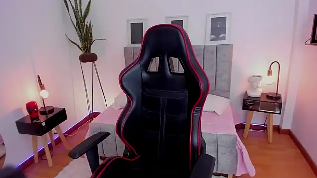 EmmyEvans1 online show from 01.08.25