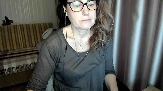 lauraoven online show from 12.18.25