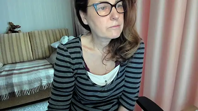 lauraoven online show from 03.12.26