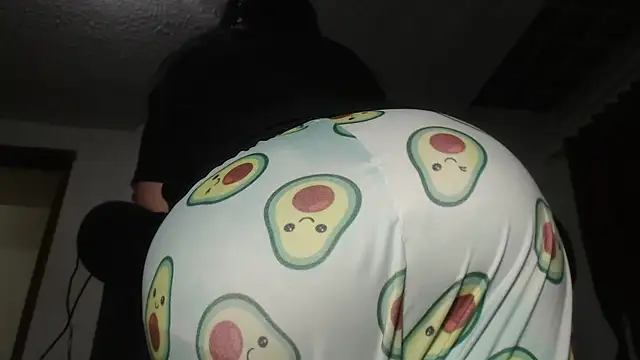 Snapshot of prettyangelsquirt chatting on 12.05.25 prettyangelsquirt online show from 12.05.25