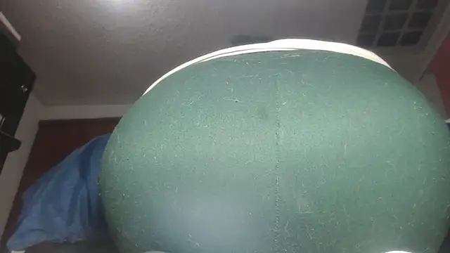 Snapshot of prettyangelsquirt chatting on 05.06.26 prettyangelsquirt online show from 05.06.26