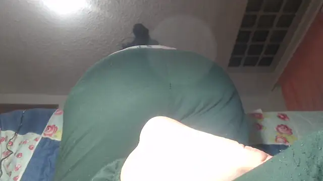 Snapshot of prettyangelsquirt chatting on 05.09.26 prettyangelsquirt online show from 05.09.26