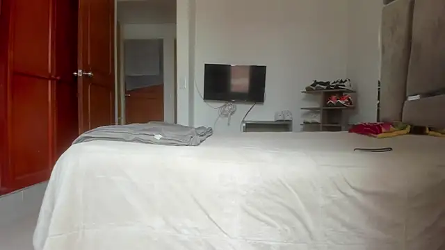 Snapshot of cuteboybigcock- chatting on 11.05.25 cuteboybigcock- online show from 11.05.25