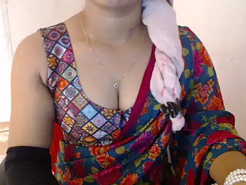 Open Heart Lennon online show from 02.20.25