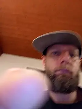 Snapshot of Kw8585kw chatting on 12.14.25 Kw8585kw online show from 12.14.25