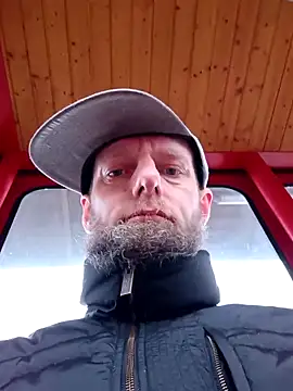 Snapshot of Kw8585kw chatting on 12.22.25 Kw8585kw online show from 12.22.25