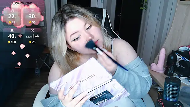 Mini Mo online show from 02.06.25