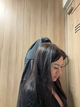 Snapshot of Wet__Bunny chatting on 02.11.25 Wet Bunny online show from 02.11.25
