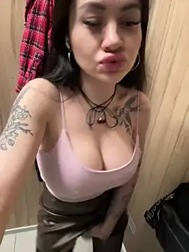 Snapshot of Wet__Bunny chatting on 03.16.25 Wet Bunny online show from 03.16.25