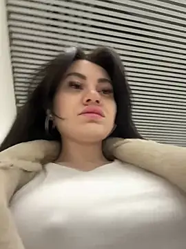 Snapshot of Wet__Bunny chatting on 03.17.25 Wet Bunny online show from 03.17.25