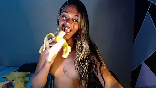 Snapshot of camil_sexx1 chatting on 12.11.24 camil sexx1 online show from 12.11.24