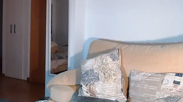 Snapshot of camil_sexx1 chatting on 09.29.25 camil sexx1 online show from 09.29.25