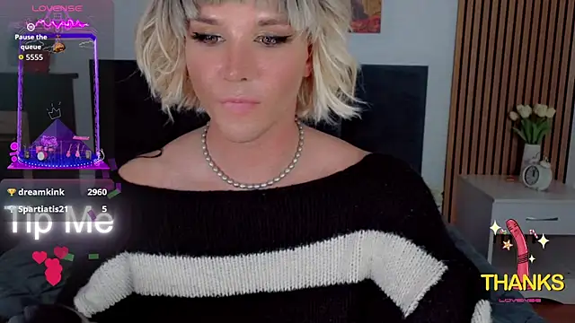 Snapshot of HelenSpellman chatting on 04.21.26 HelenSpellman online show from 04.21.26
