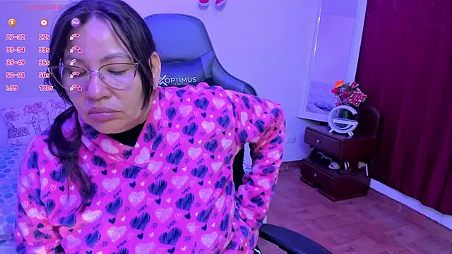 esmeralda milf online show from 09.18.25