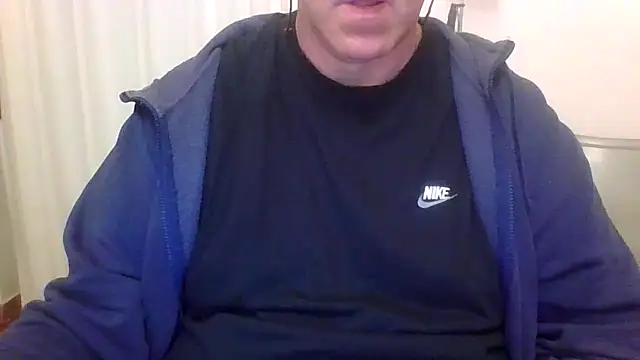 Snapshot of ANONIMO7735 chatting on 10.31.25 ANONIMO7735 online show from 10.31.25