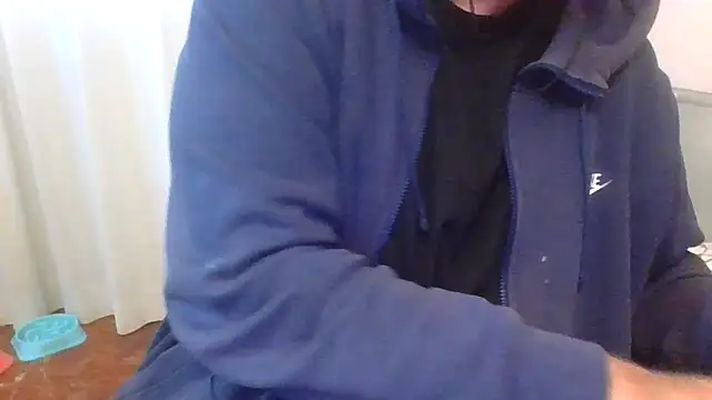 Snapshot of ANONIMO7735 chatting on 11.11.25 ANONIMO7735 online show from 11.11.25