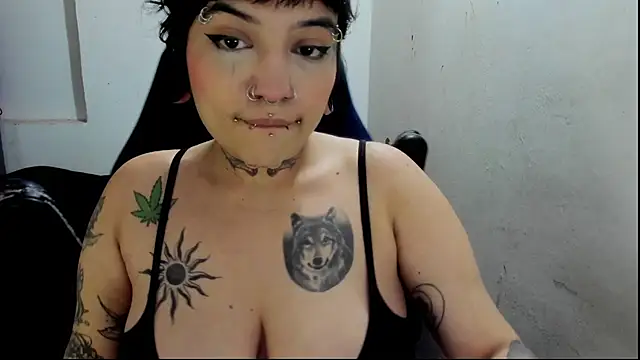 Snapshot of pink_dustt chatting on 12.05.25 pink dustt online show from 12.05.25