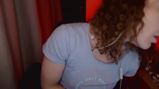 Snapshot of JohansonKatie chatting on 01.14.25 JohansonKatie online show from 01.14.25