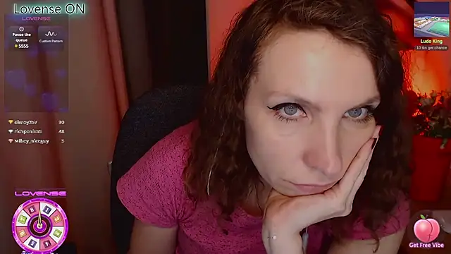 Snapshot of JohansonKatie chatting on 02.24.25 JohansonKatie online show from 02.24.25