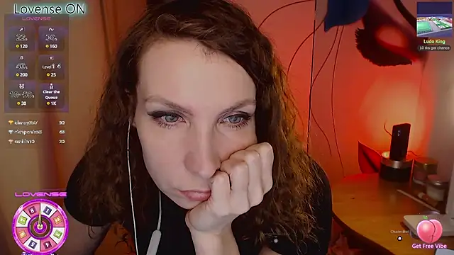 Snapshot of JohansonKatie chatting on 02.25.25 JohansonKatie online show from 02.25.25