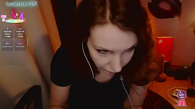 Snapshot of JohansonKatie chatting on 03.21.25 JohansonKatie online show from 03.21.25