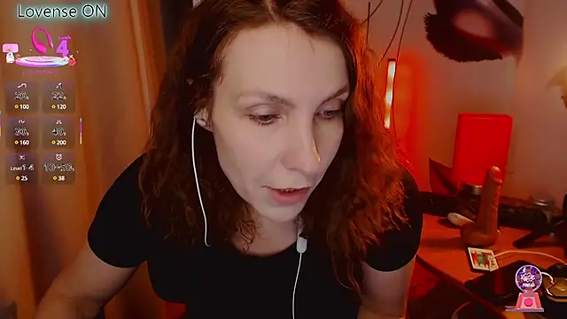 Snapshot of JohansonKatie chatting on 03.21.25 JohansonKatie online show from 03.21.25