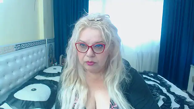 SonyaHotMilf online show from 11.19.25