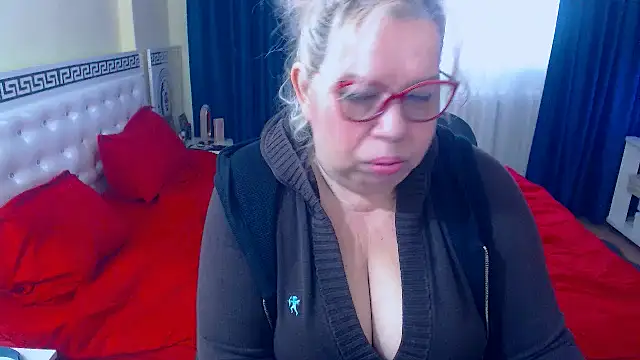 SonyaHotMilf online show from 12.17.25