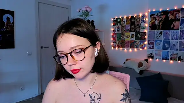 MilenaSaint online show from 02.19.25