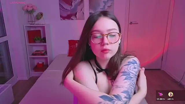 MilenaSaint online show from 10.21.25