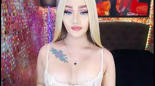 Snapshot of KylieMaxwellCaulfield_TS chatting on 02.27.25 KylieMaxwellCaulfield TS online show from 02.27.25