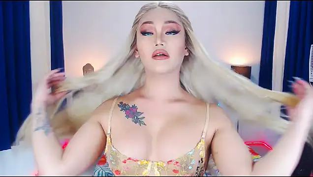 Snapshot of KylieMaxwellCaulfield_TS chatting on 10.31.25 KylieMaxwellCaulfield TS online show from 10.31.25