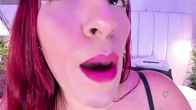 Snapshot of naughty_flower18 chatting on 01.30.25 naughty flower18 online show from 01.30.25