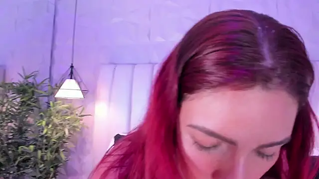 Snapshot of naughty_flower18 chatting on 02.11.25 naughty flower18 online show from 02.11.25