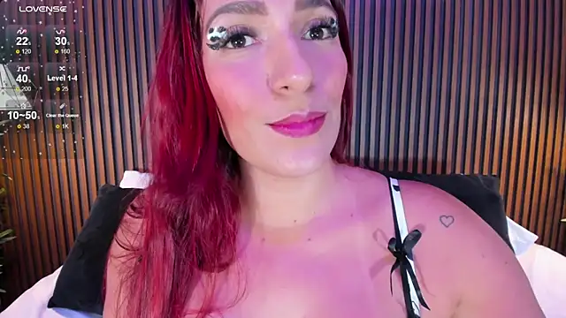 Snapshot of naughty_flower18 chatting on 03.05.25 naughty flower18 online show from 03.05.25