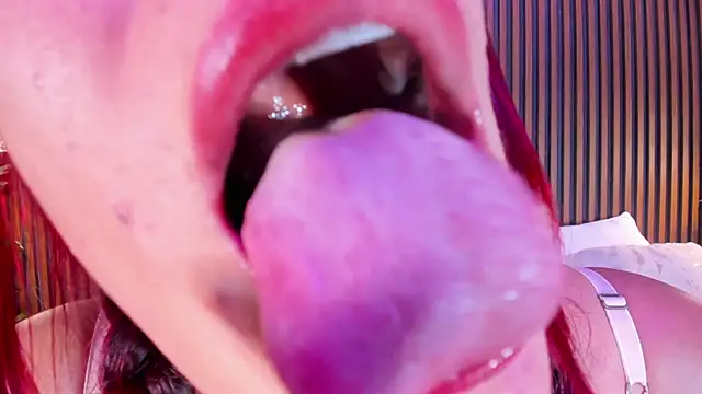 Snapshot of naughty_flower18 chatting on 03.22.25 naughty flower18 online show from 03.22.25