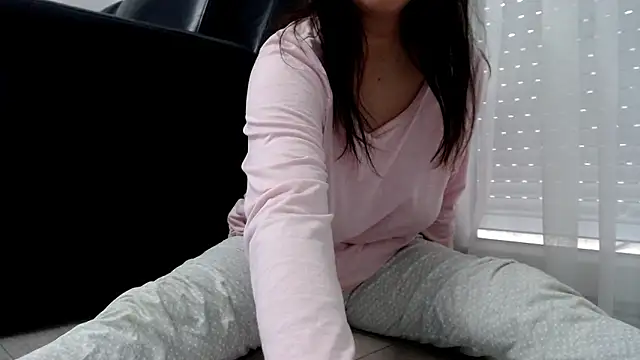 Snapshot of SofiaLenis chatting on 11.30.25 SofiaLenis online show from 11.30.25