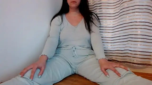 Snapshot of SofiaLenis chatting on 05.25.26 SofiaLenis online show from 05.25.26