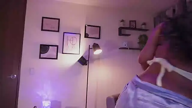 Snapshot of Isabella_dior chatting on 09.28.25 Isabella dior online show from 09.28.25