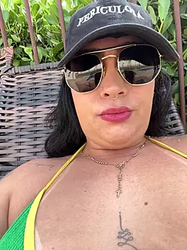 Snapshot of NathFox chatting on 11.14.25 NathFox online show from 11.14.25