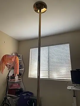 Snapshot of Evie-Luna chatting on 12.19.25 Evie-Luna online show from 12.19.25