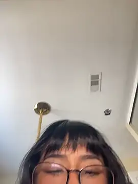 Snapshot of Evie-Luna chatting on 02.26.26 Evie-Luna online show from 02.26.26