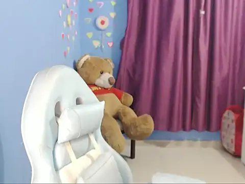 Snapshot of BOREAL_MOON chatting on 02.15.25 BOREAL MOON online show from 02.15.25