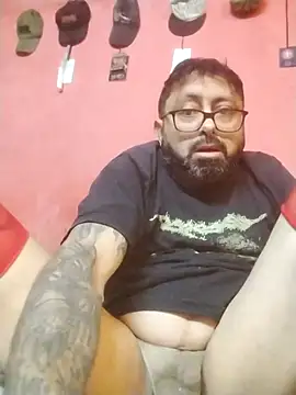 Snapshot of lingerieman420@xh chatting on 06.24.26 lingerieman420xh online show from 06.24.26