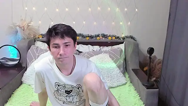 Snapshot of Yumi_steve chatting on 11.01.25 Yumi steve online show from 11.01.25